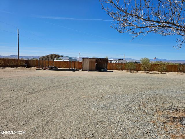 557 E Us Highway 95A, Yerington, NV 89447