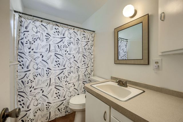 128 S Mountain Avenue, Ashland, OR 97520