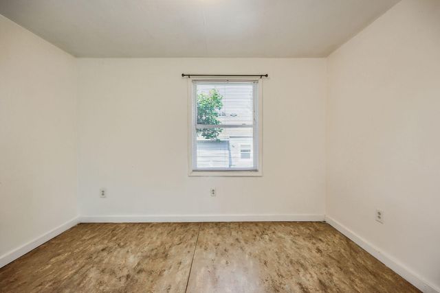 128 S Mountain Avenue, Ashland, OR 97520