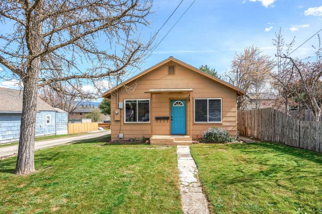 128 S Mountain Avenue, Ashland, OR 97520