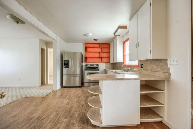 128 S Mountain Avenue, Ashland, OR 97520