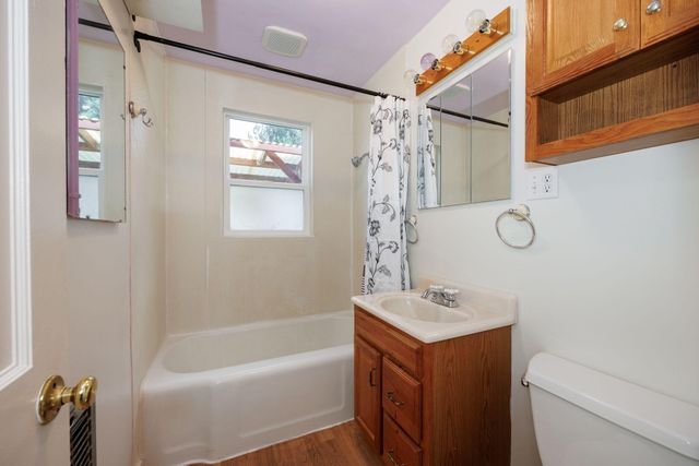 128 S Mountain Avenue, Ashland, OR 97520