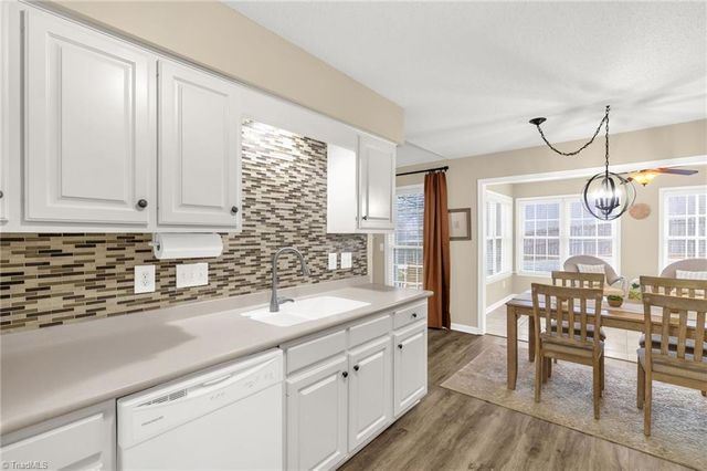 8 Broadleaf Court, Summerfield, NC 27358