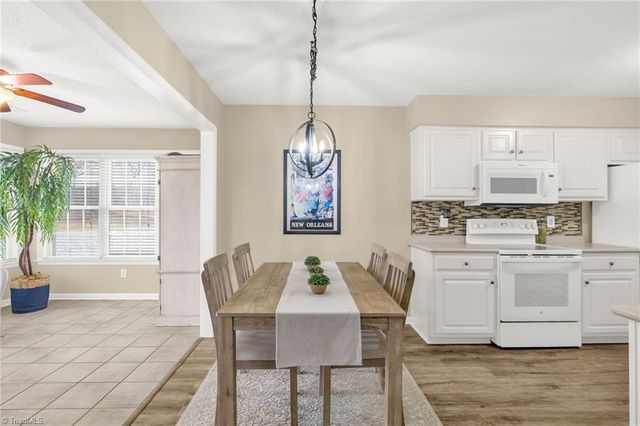 8 Broadleaf Court, Summerfield, NC 27358