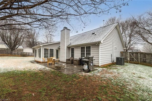 8 Broadleaf Court, Summerfield, NC 27358