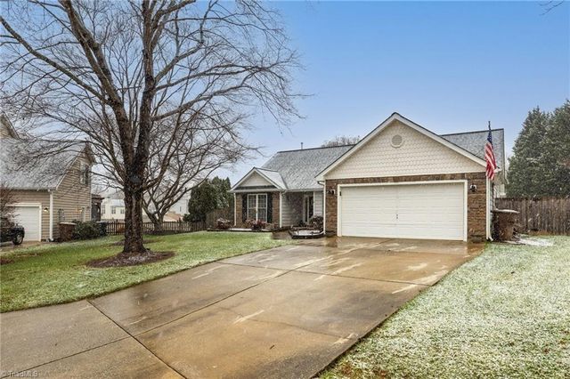 8 Broadleaf Court, Summerfield, NC 27358