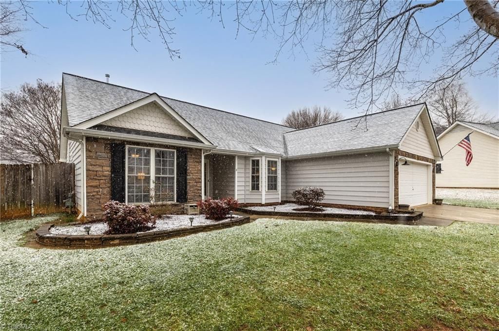 8 Broadleaf Court, Summerfield, NC 27358