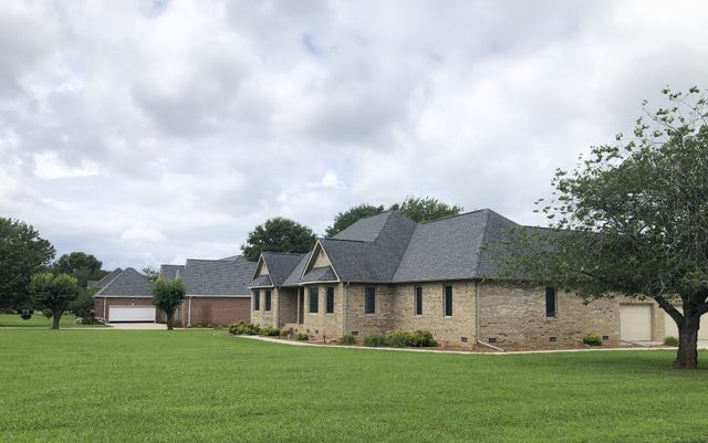 345 Franklin Heights Dr, Winchester, TN 37398