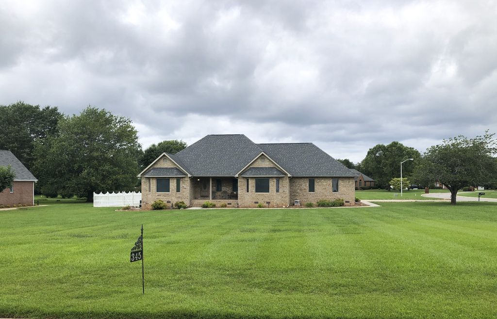 345 Franklin Heights Dr, Winchester, TN 37398