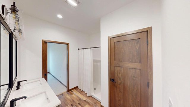 1222 Leo DRIVE, Holmen, WI 54636