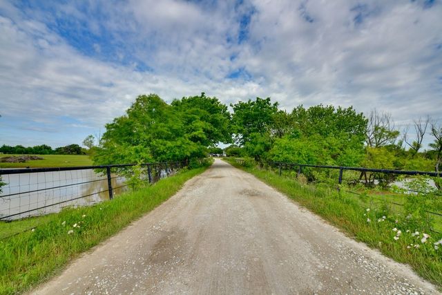 11470 Massey Road, Pilot Point, TX 76258