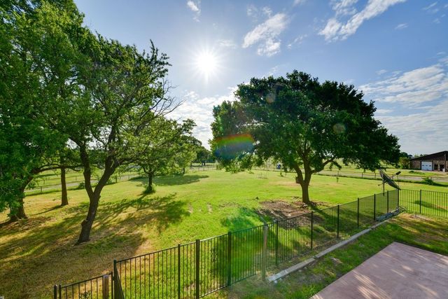 11470 Massey Road, Pilot Point, TX 76258