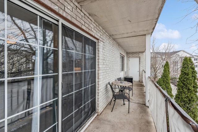 400 Sturdy Road 8a, Valparaiso, IN 46383