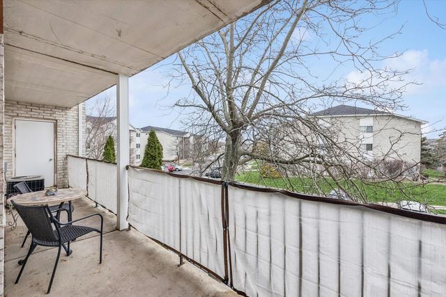 400 Sturdy Road 8a, Valparaiso, IN 46383