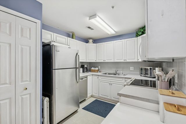 400 Sturdy Road 8a, Valparaiso, IN 46383