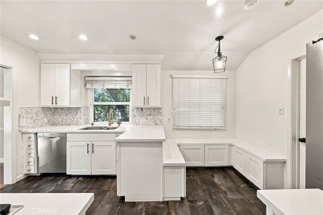 13047 Magnolia Boulevard, Sherman Oaks, CA 91423