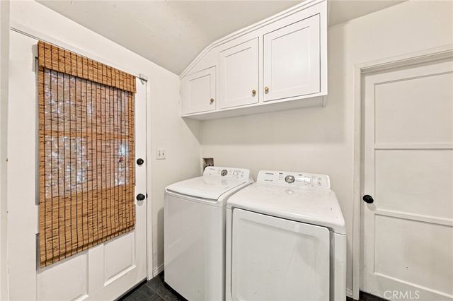 13047 Magnolia Boulevard, Sherman Oaks, CA 91423