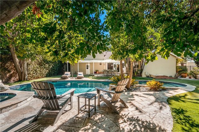 13047 Magnolia Boulevard, Sherman Oaks, CA 91423