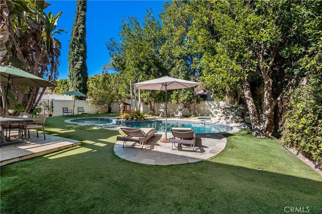 13047 Magnolia Boulevard, Sherman Oaks, CA 91423