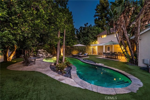 13047 Magnolia Boulevard, Sherman Oaks, CA 91423