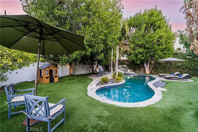 13047 Magnolia Boulevard, Sherman Oaks, CA 91423