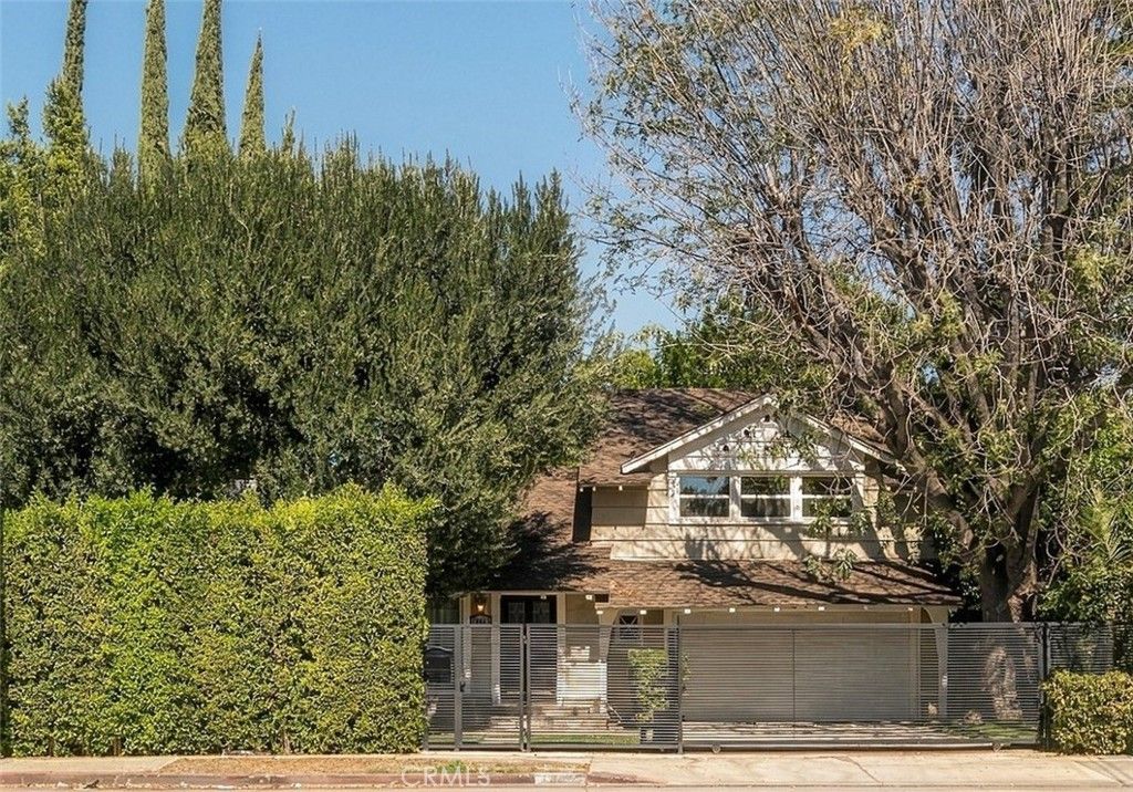 13047 Magnolia Boulevard, Sherman Oaks, CA 91423