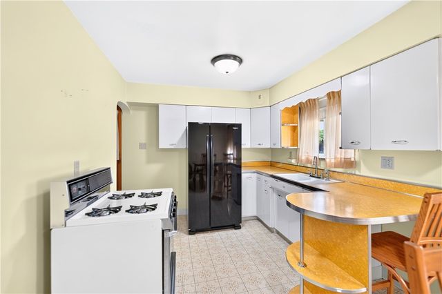 210 Dicio St, North Strabane, PA 15317