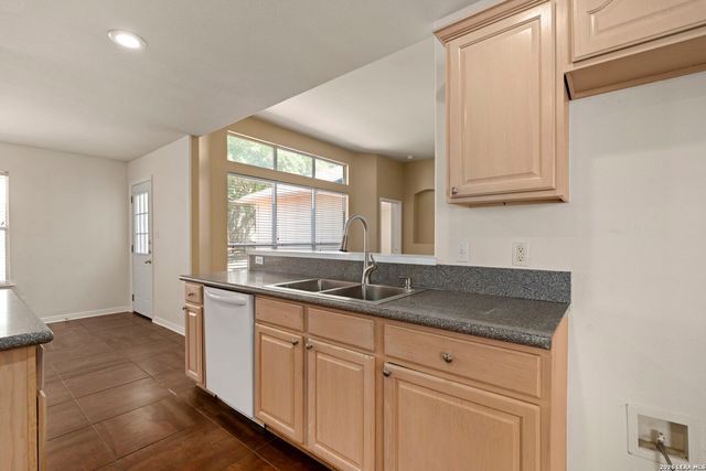 2207 Encino Dew, San Antonio, TX 78259