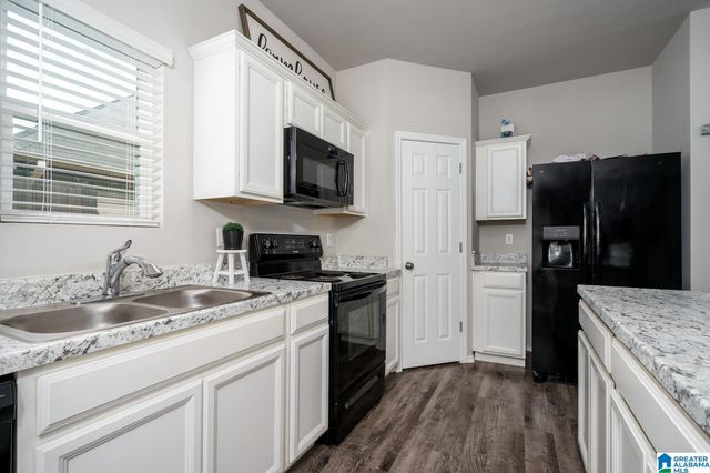 295 OAK LEAF CIRCLE, Pell City, AL 35125