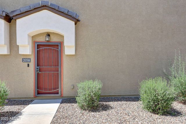 2725 E MINE CREEK Road 2058, Phoenix, AZ 85024