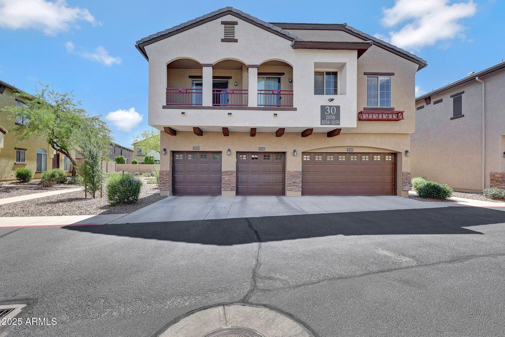 2725 E MINE CREEK Road 2058, Phoenix, AZ 85024