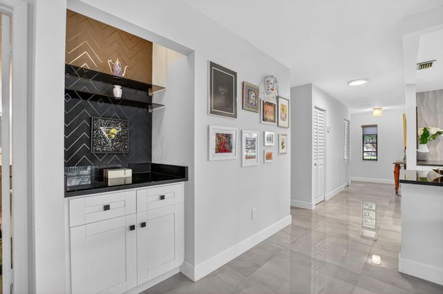 8310 Casa Del Lago B, Boca Raton, FL 33433