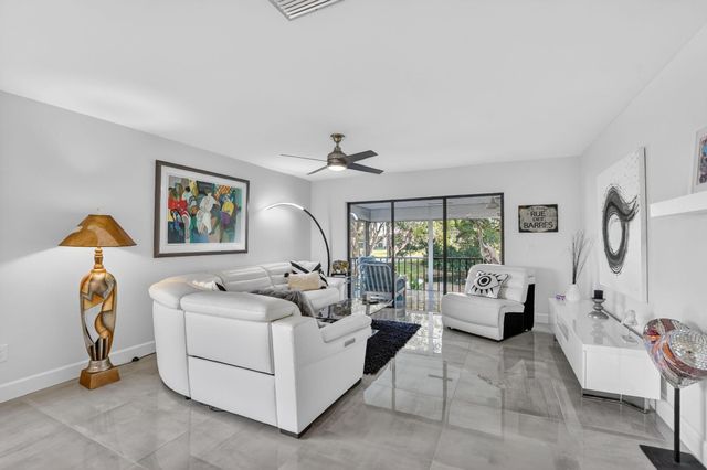 8310 Casa Del Lago B, Boca Raton, FL 33433