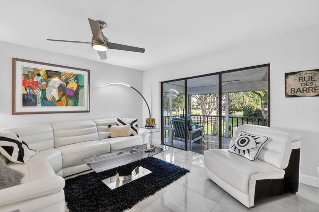 8310 Casa Del Lago B, Boca Raton, FL 33433