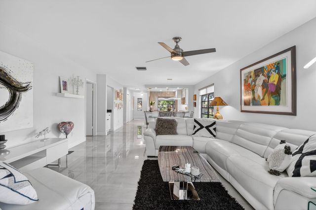 8310 Casa Del Lago B, Boca Raton, FL 33433