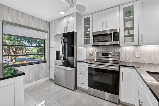8310 Casa Del Lago B, Boca Raton, FL 33433