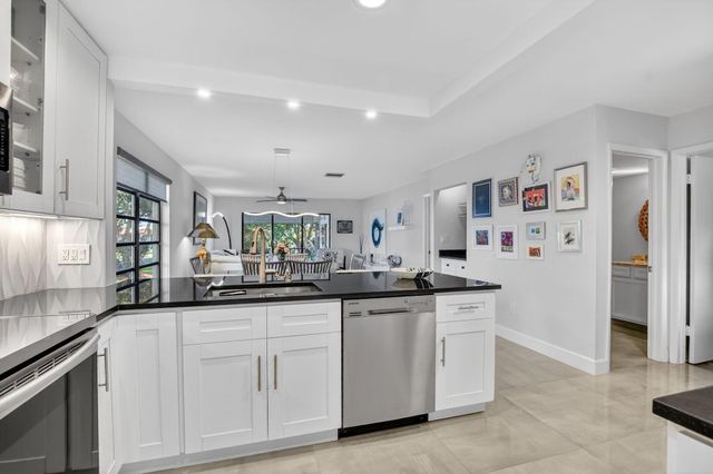 8310 Casa Del Lago B, Boca Raton, FL 33433