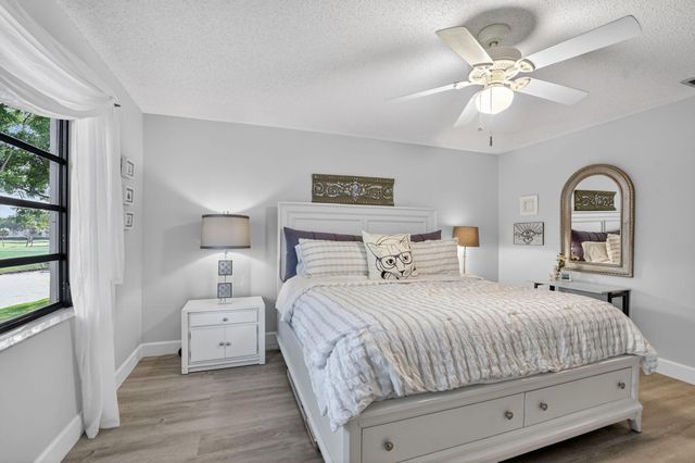 8310 Casa Del Lago B, Boca Raton, FL 33433