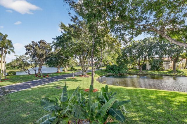 8310 Casa Del Lago B, Boca Raton, FL 33433