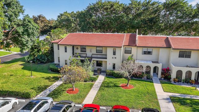 8310 Casa Del Lago B, Boca Raton, FL 33433