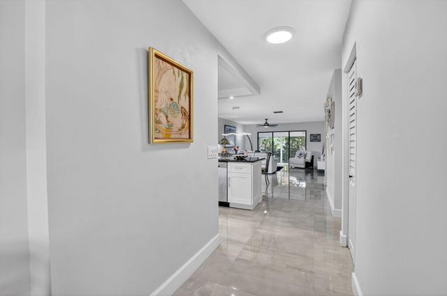 8310 Casa Del Lago B, Boca Raton, FL 33433
