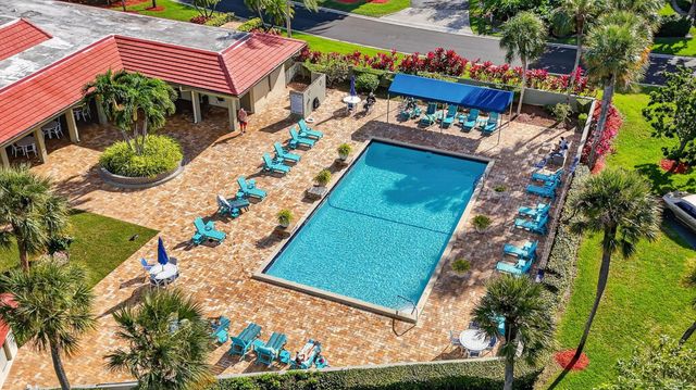 8310 Casa Del Lago B, Boca Raton, FL 33433