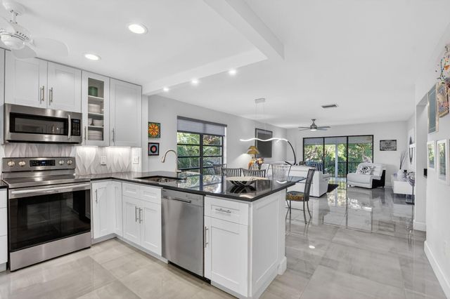 8310 Casa Del Lago B, Boca Raton, FL 33433