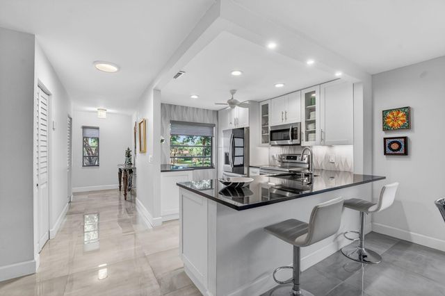 8310 Casa Del Lago B, Boca Raton, FL 33433