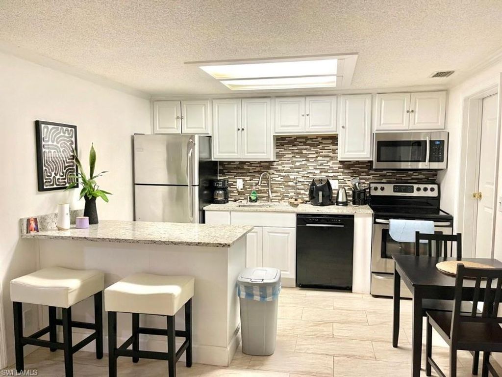 5385 Treetops DR I, Naples, FL 34113