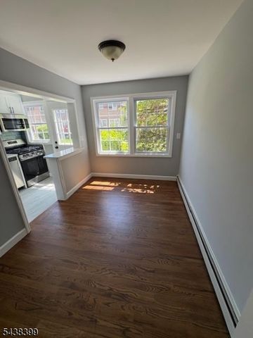 128 Boyden Ave 128, Maplewood Twp., NJ 07040