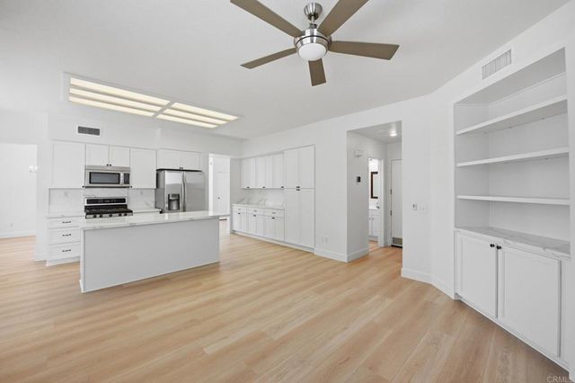 24798 Oakhurst Court, Murrieta, CA 92563