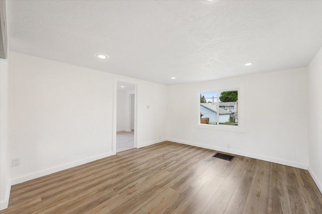 1107 E Columbia Ave, Spokane, WA 99208