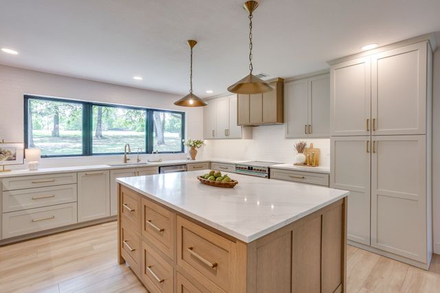 7117 County Road 406, Grandview, TX 76050