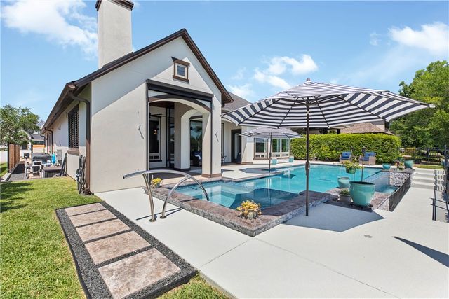2833 Persimmon Ridge Court, Bryan, TX 77807